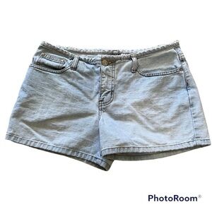 No boundaries light wash raw hem waist line denim shorts, size 9 junior